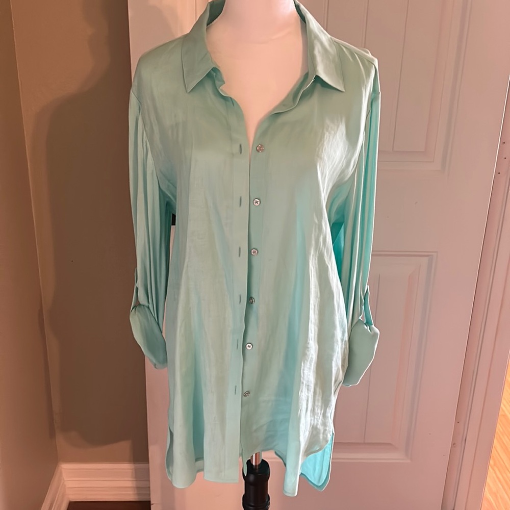 Calvin Klein women’s shirt - Size L